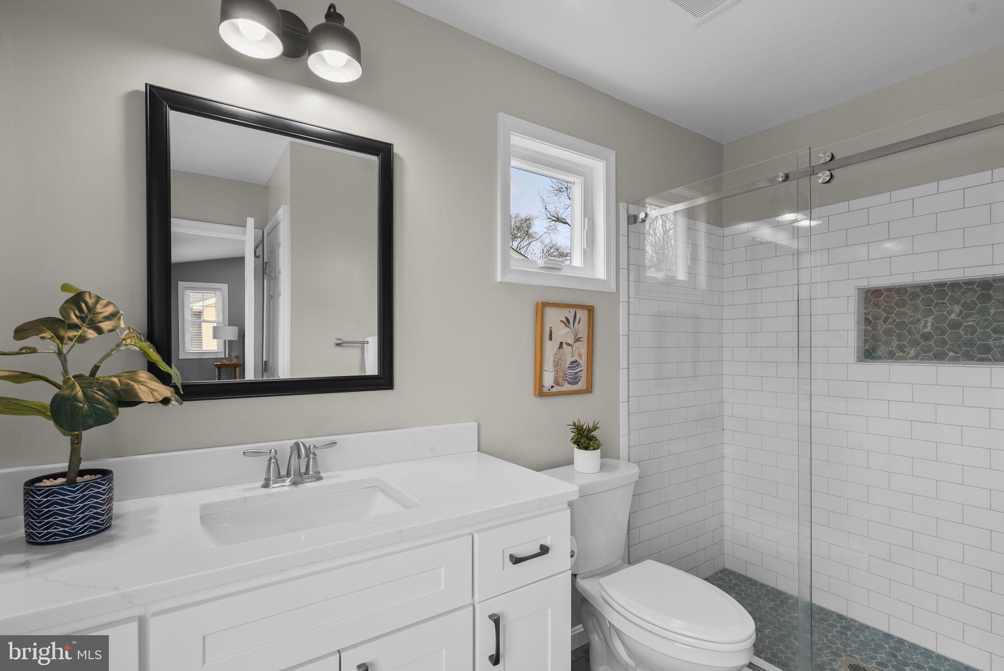 112 Elliott Place Edgewater, MD 21037 - Photo 24 of 56 Primary ensuite bath