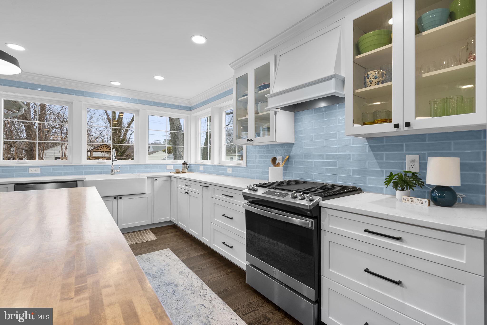 112 Elliott Place Edgewater, MD 21037 - Photo 4 of 56