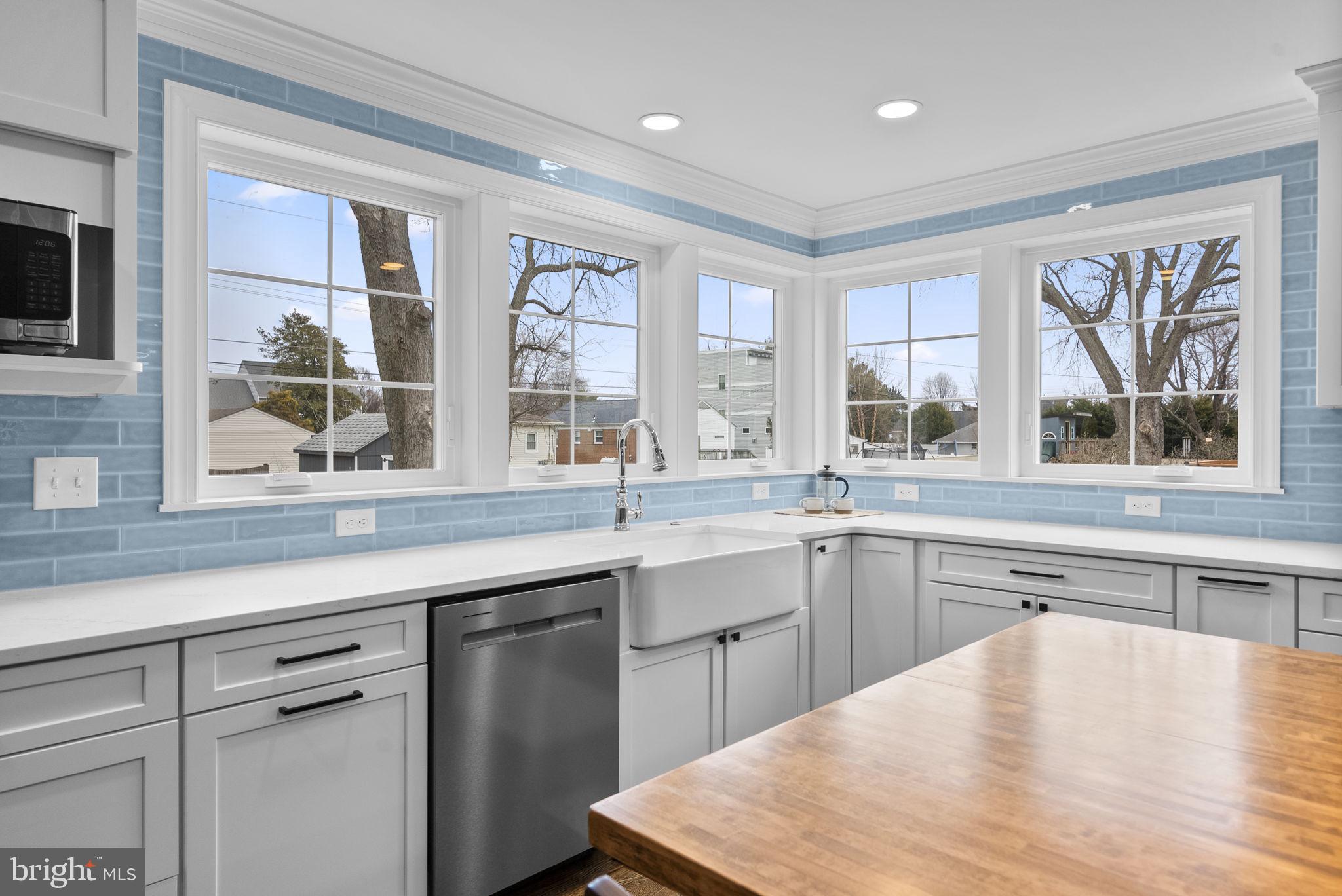 112 Elliott Place Edgewater, MD 21037 - Photo 5 of 56 Plenty of natural light and water views