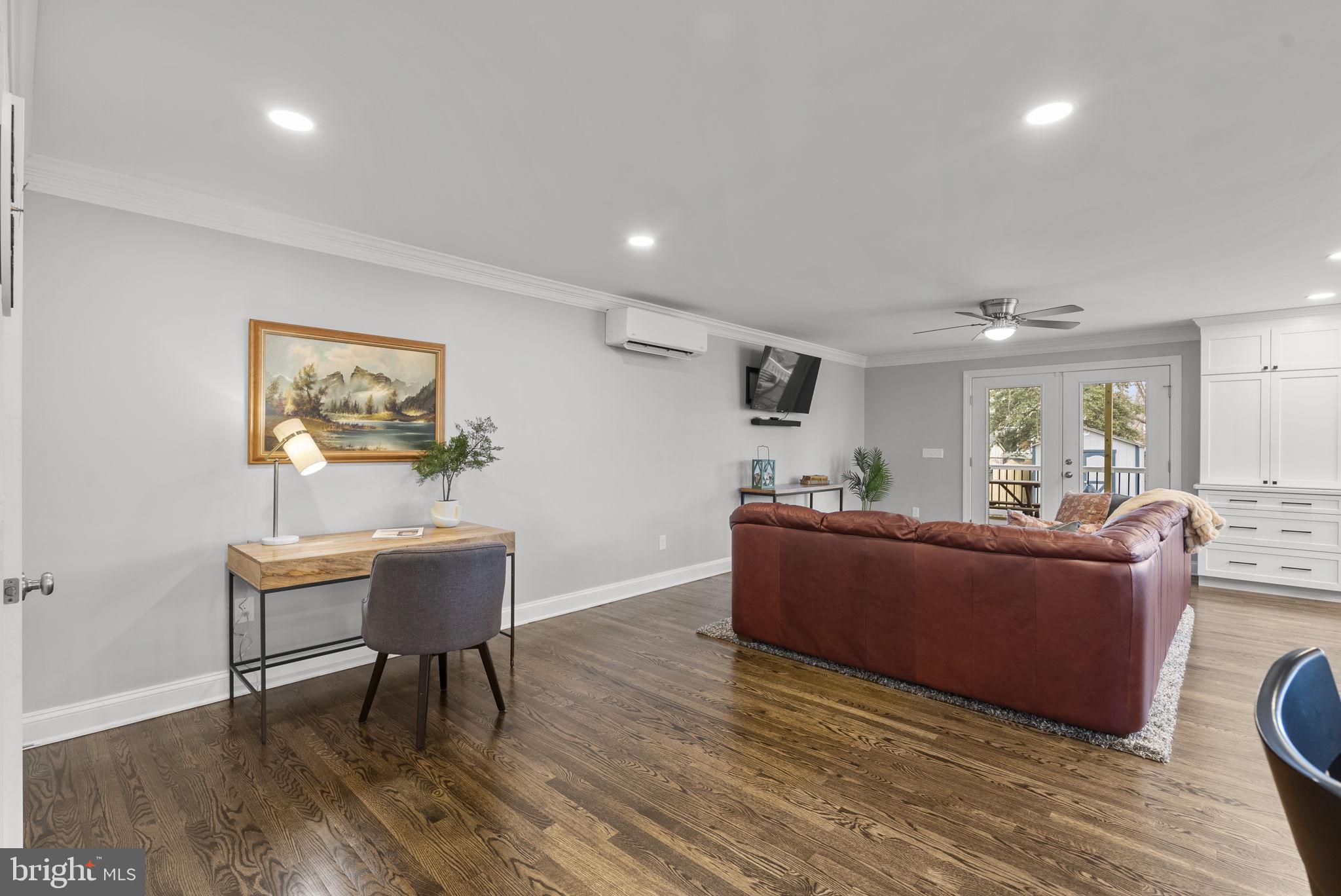 112 Elliott Place Edgewater, MD 21037 - Photo 9 of 56 A place for a work station or homework