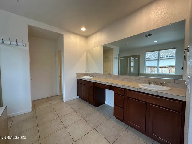 $3,800 | 9885 Kerrydale Court, Reno, NV 89521