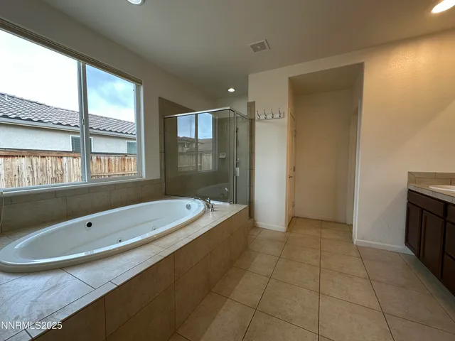 $3,800 | 9885 Kerrydale Court, Reno, NV 89521