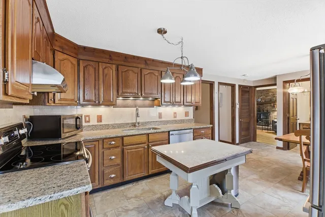 $525,000 | 150 Stafford Hollow Road, Monson, MA 01057