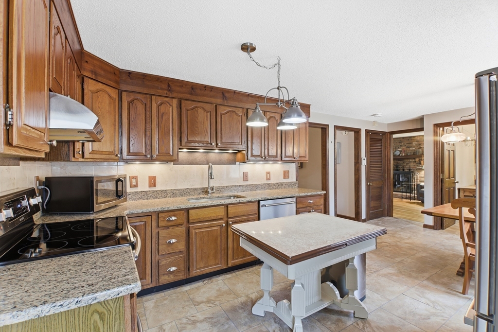 150 Stafford Hollow Road Monson, MA 01057 - Photo 4 of 39