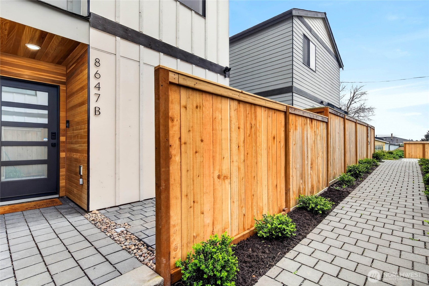 8647 B 18th Avenue Southwest Seattle, WA 98106 - Photo 21 of 28
