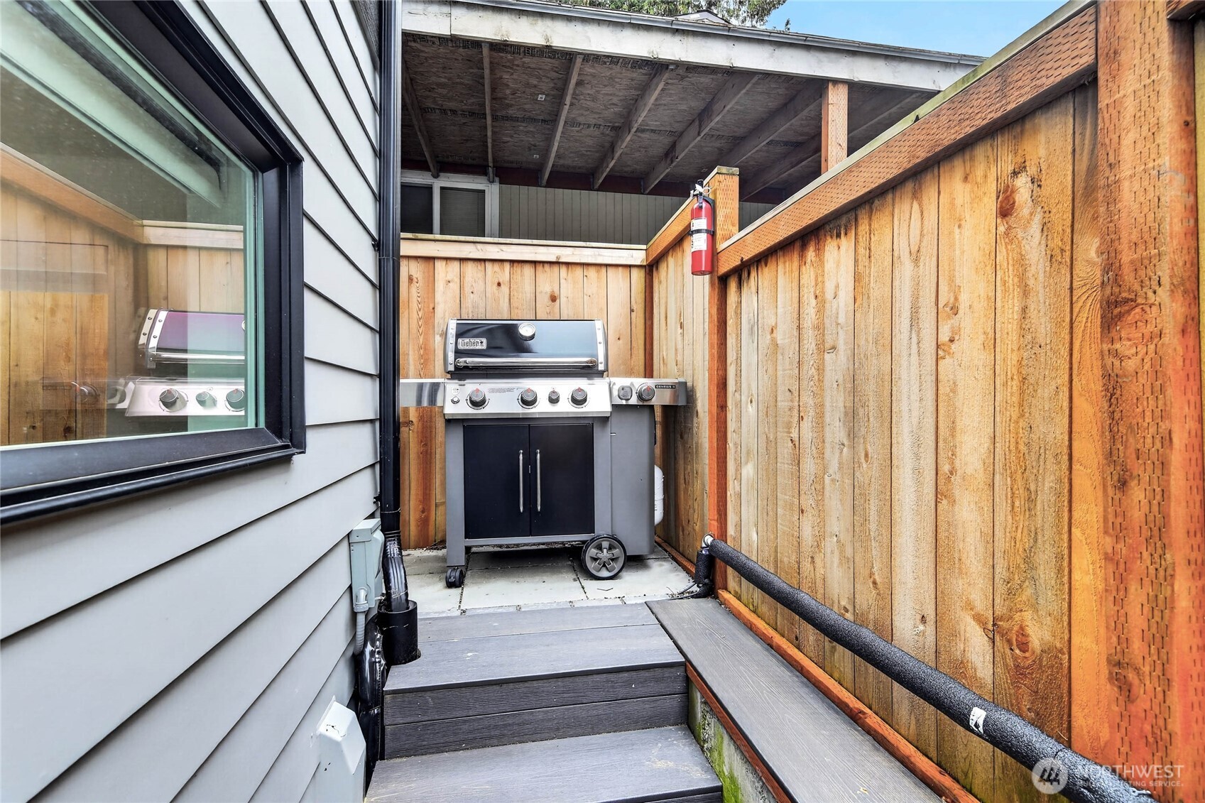 8647 B 18th Avenue Southwest Seattle, WA 98106 - Photo 24 of 28