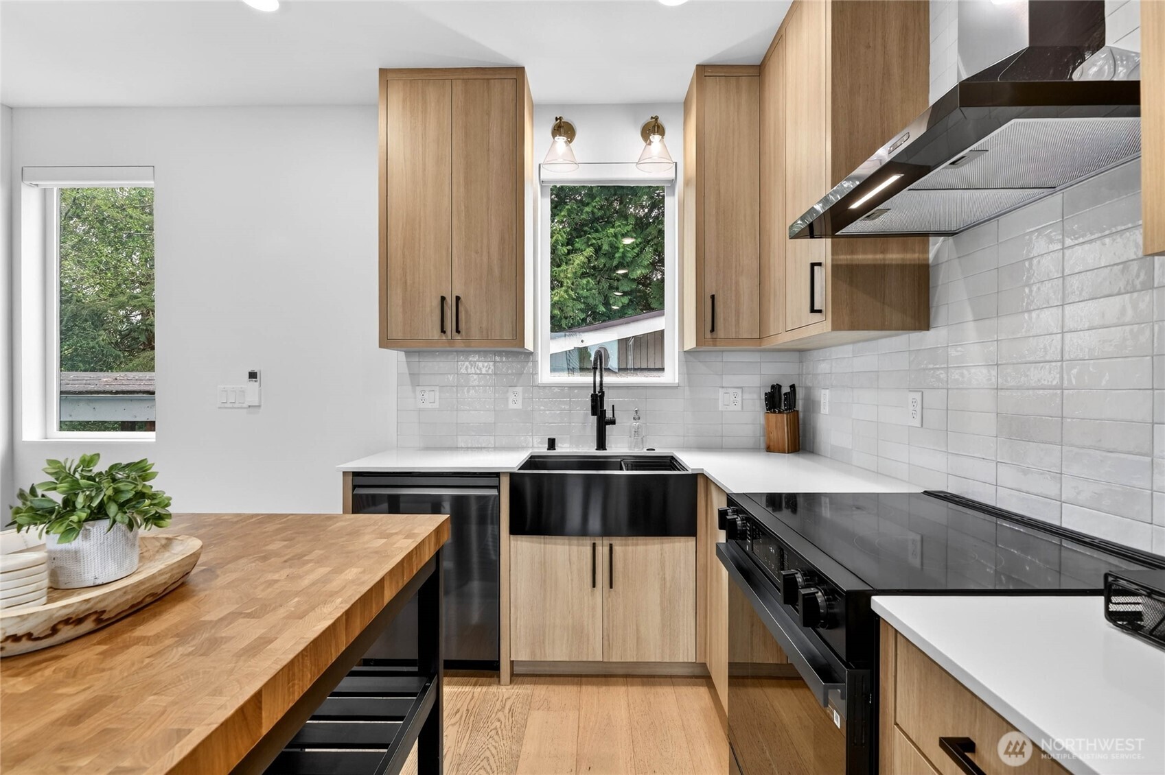 8647 B 18th Avenue Southwest Seattle, WA 98106 - Photo 8 of 28