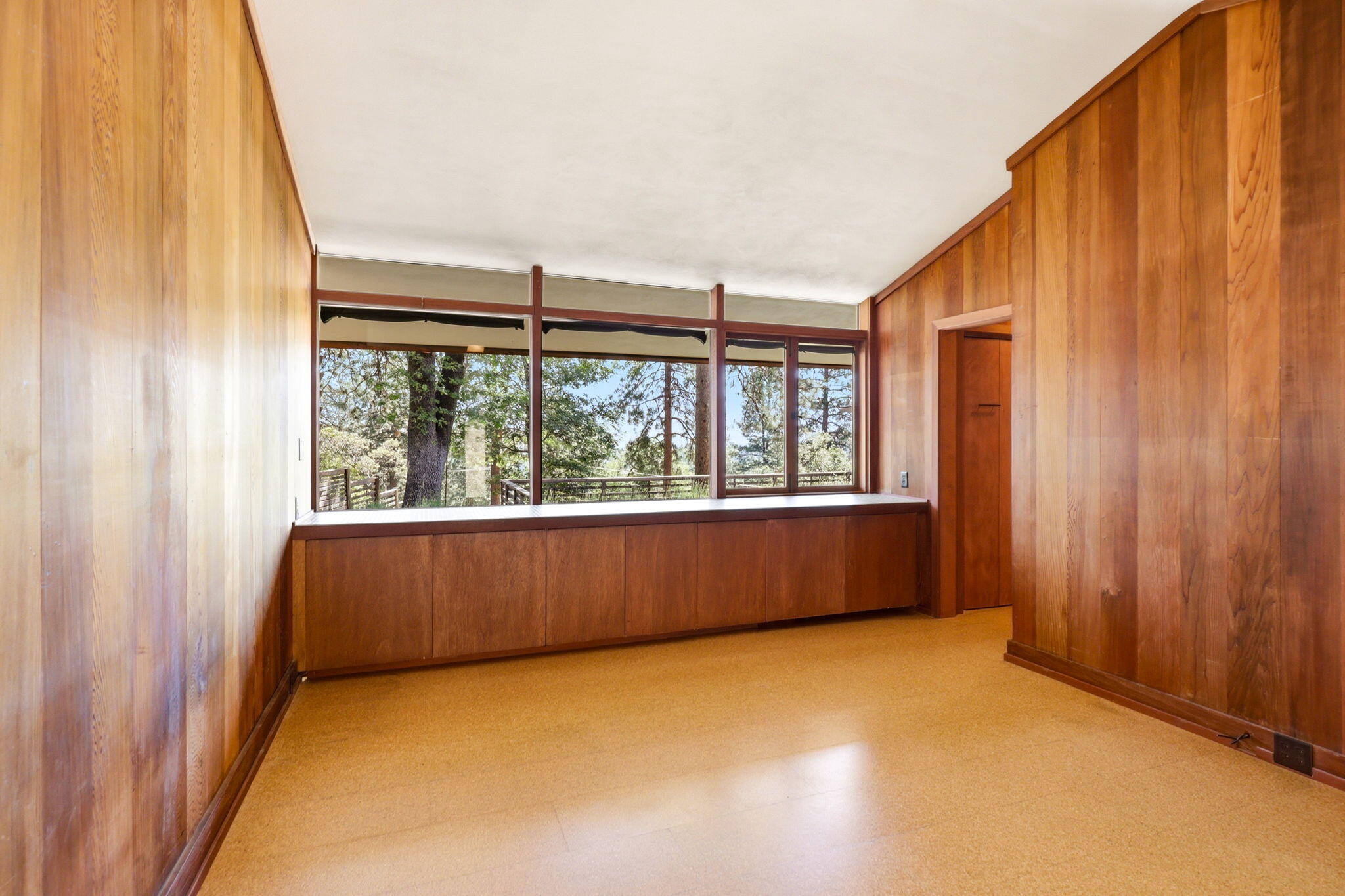 155 Terrace Street Ashland, OR 97520 - Photo 77 of 93 an empty room with windows