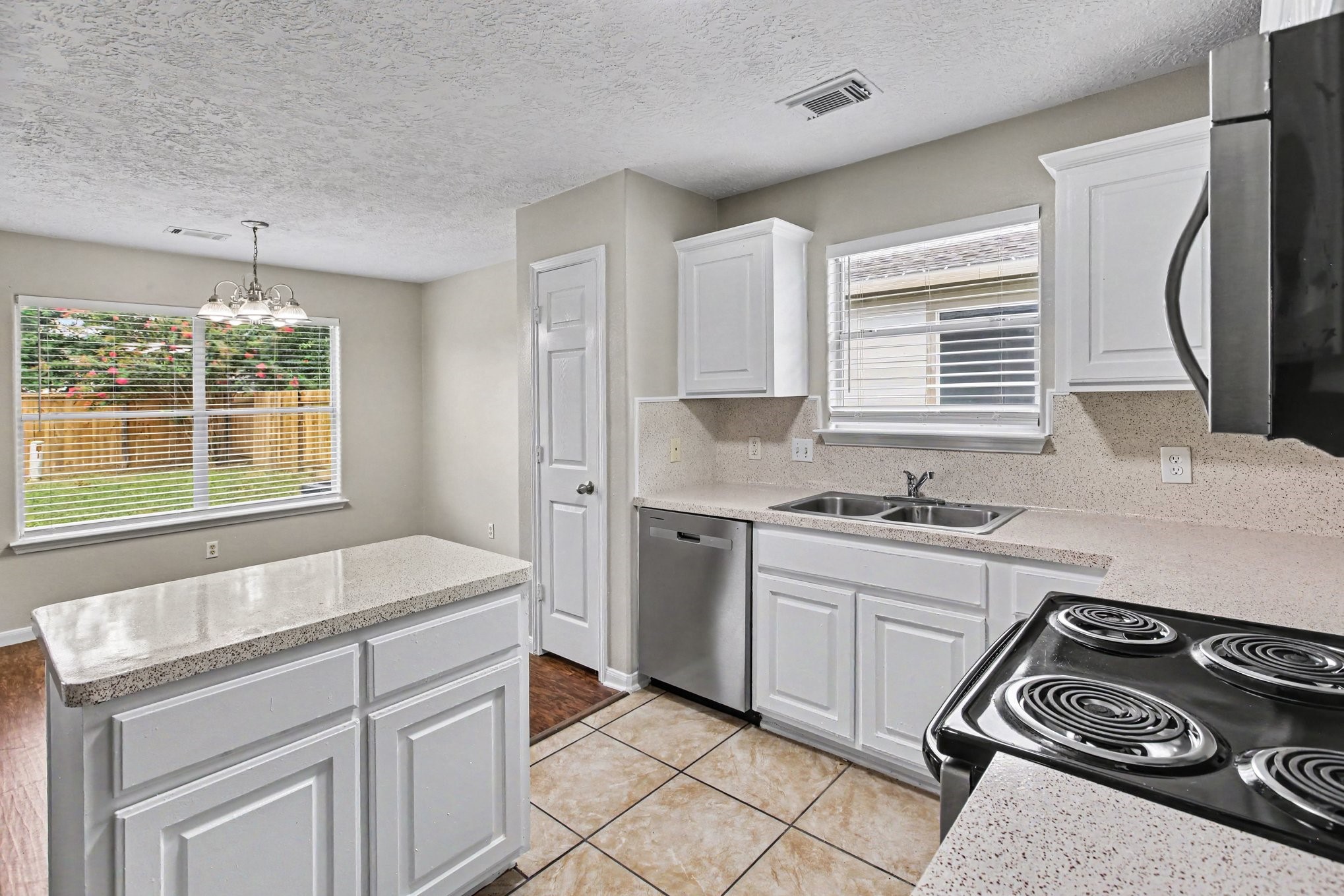 4914 Comal River Loop Spring, TX 77386 - Photo 5 of 16