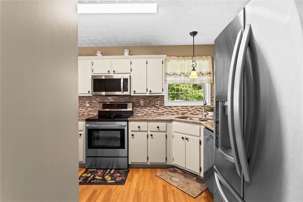 5310 Redfield Way Flowery Branch, GA 30542 - Photo 9 of 55