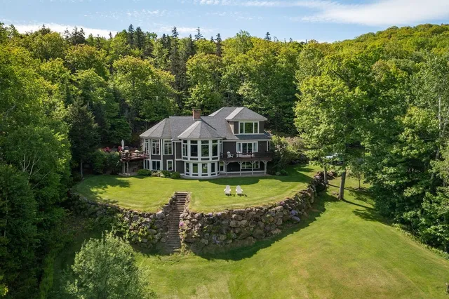 $2,100,000 | 105 North Hampshire Ridge Road, Jackson, NH 03846