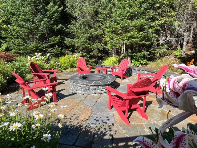 $2,100,000 | 105 North Hampshire Ridge Road, Jackson, NH 03846