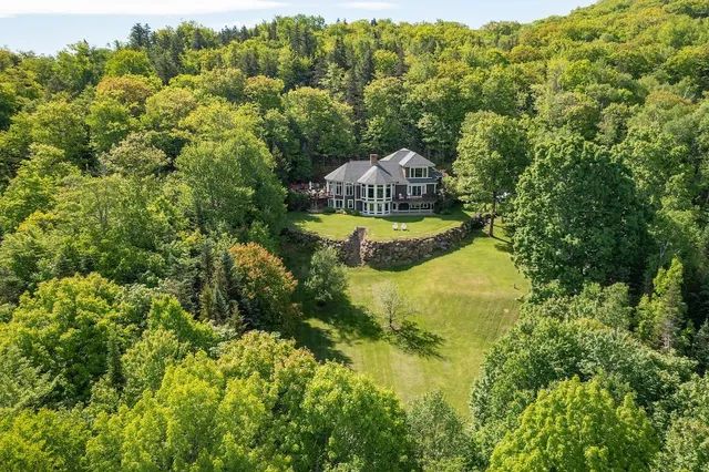 $2,100,000 | 105 North Hampshire Ridge Road, Jackson, NH 03846