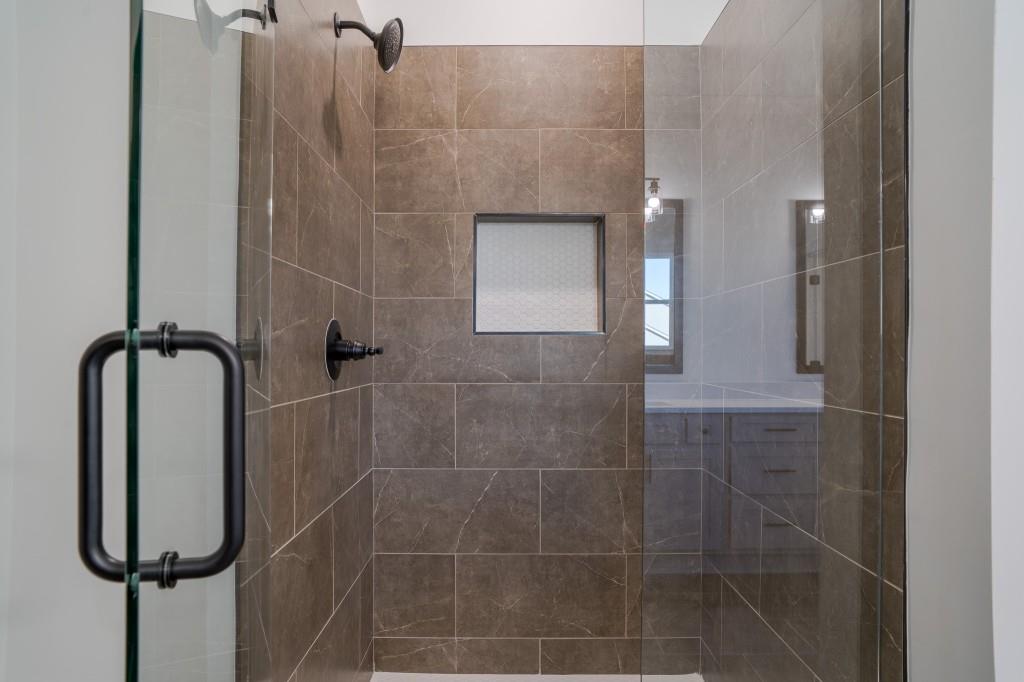 93 Tomahawk Trail Good Hope, GA 30641 - Photo 29 of 61 a bathroom with a shower