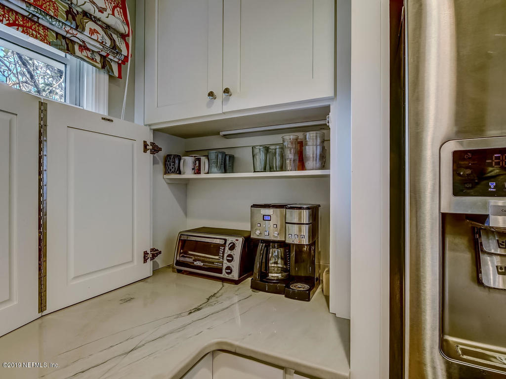 4455 Country Club Road Jacksonville, FL 32210 - Photo 19 of 63 Appliance garage