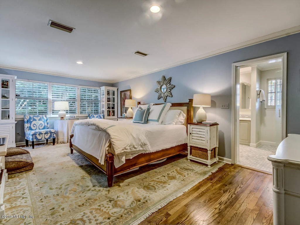 4455 Country Club Road Jacksonville, FL 32210 - Photo 20 of 63 Large Master bedroom