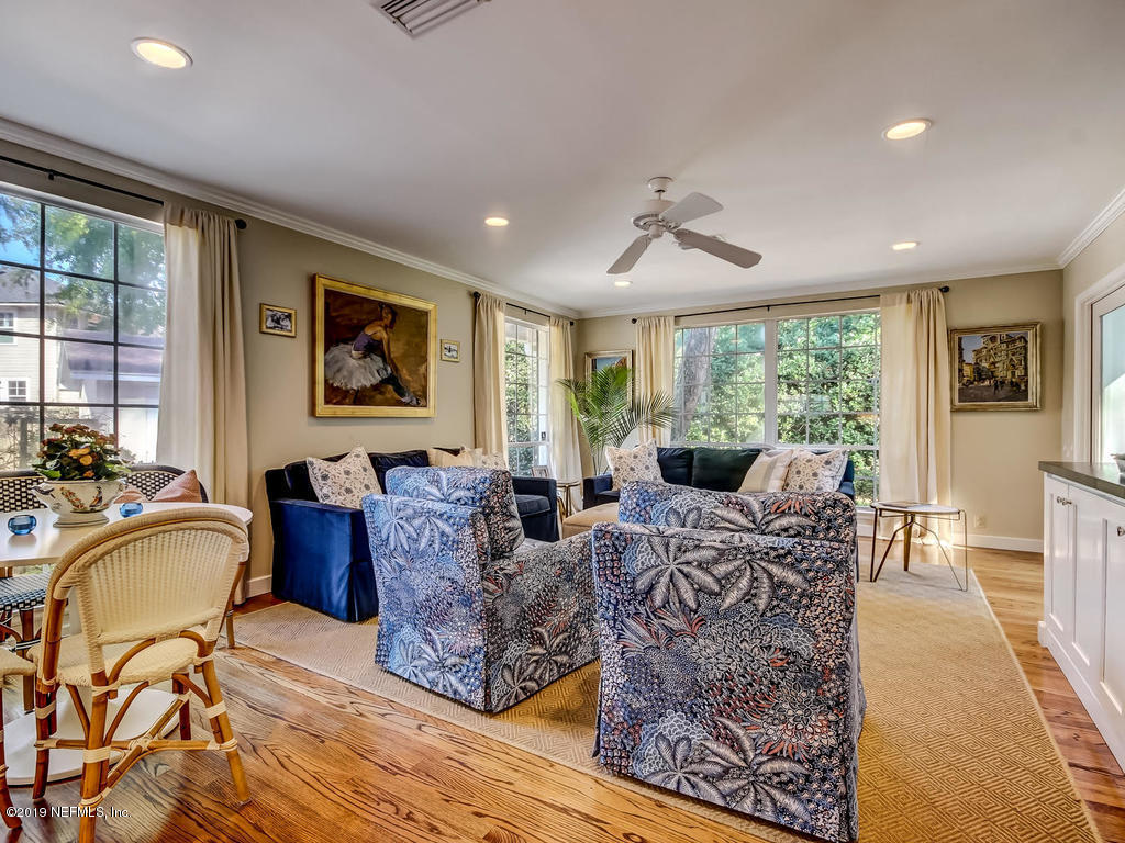 4455 Country Club Road Jacksonville, FL 32210 - Photo 10 of 63 Light and bright family room