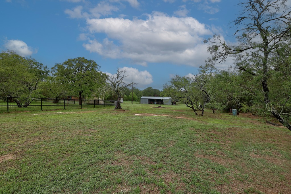 986 Shiloh Road Bastrop, TX 78602 - Photo 32 of 38