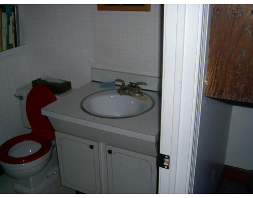 31 Larnis Road Framingham, MA 01701 - Photo 10 of 12