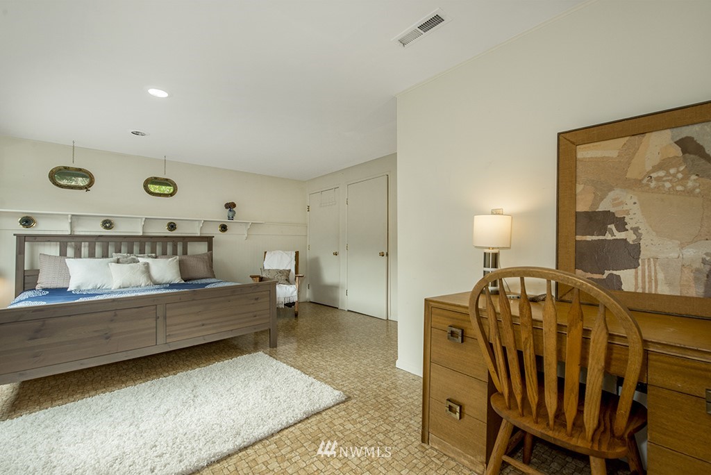 4336 Southwest Luana Beach Road Vashon, WA 98070 - Photo 19 of 40