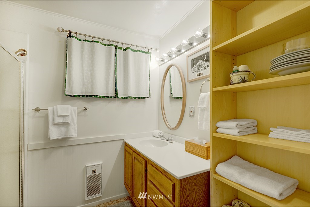 4336 Southwest Luana Beach Road Vashon, WA 98070 - Photo 21 of 40