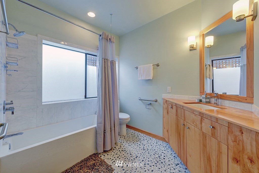 4336 Southwest Luana Beach Road Vashon, WA 98070 - Photo 24 of 40