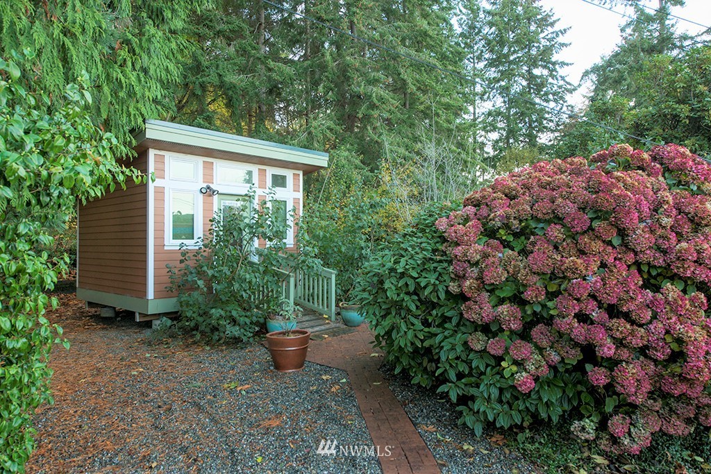 4336 Southwest Luana Beach Road Vashon, WA 98070 - Photo 33 of 40