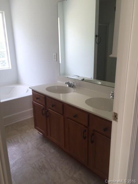 8740 Chalkstone Road, Unit 40 Charlotte, NC 28216 - Photo 13 of 22 Gallery Image 13