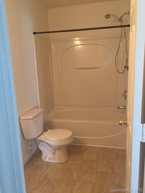 8740 Chalkstone Road, Unit 40 Charlotte, NC 28216 - Photo 18 of 22 Gallery Image 18