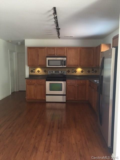 8740 Chalkstone Road, Unit 40 Charlotte, NC 28216 - Photo 5 of 22 Gallery Image 5