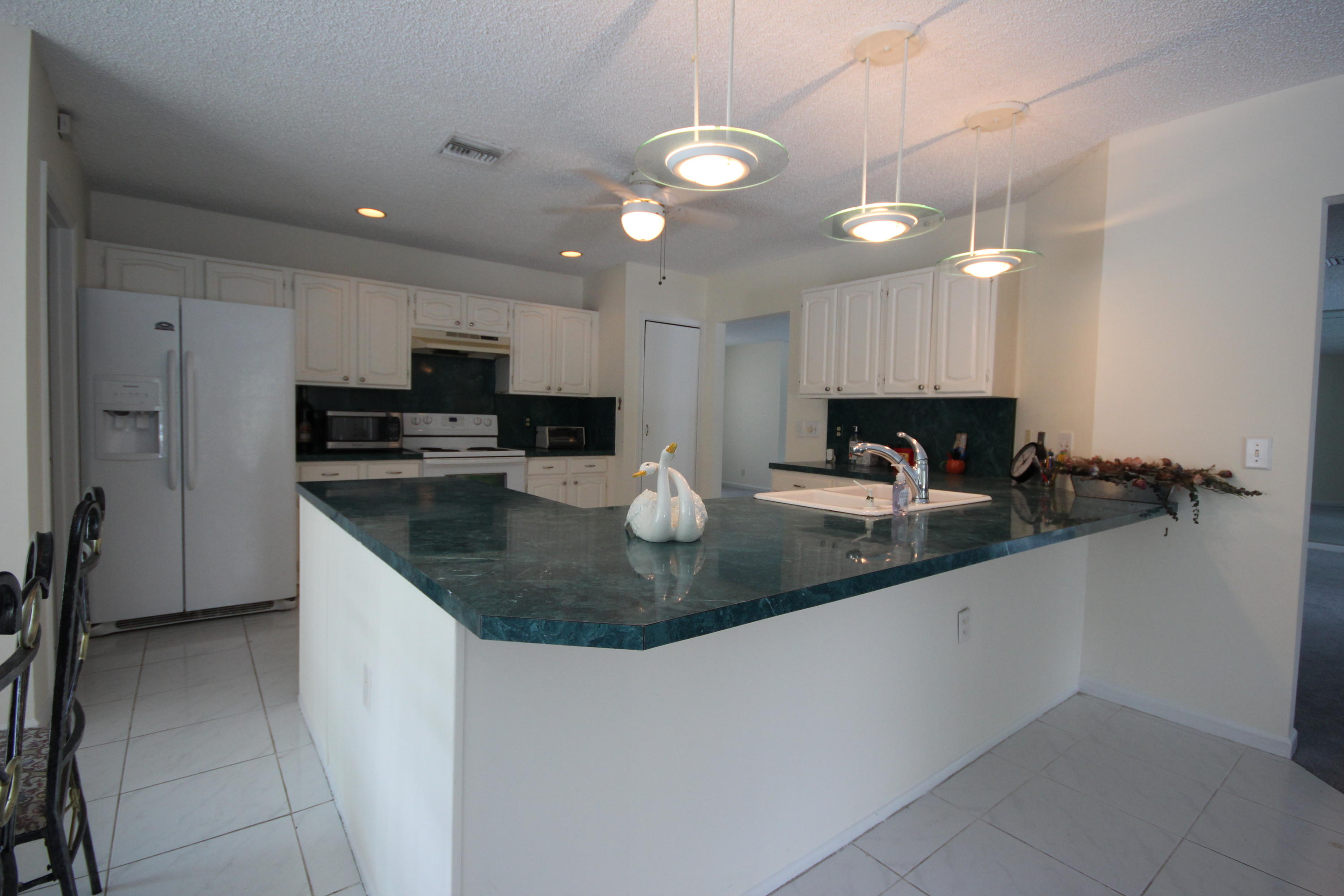7301 East Country Club Boulevard Boca Raton, FL 33487 - Photo 7 of 11 7301 E COUNTRY CLUB 213