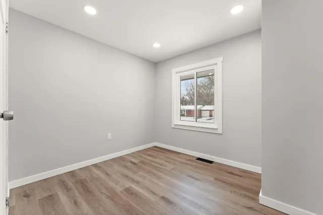 $2,300 | 2602 Oakwood Avenue, Valparaiso, IN 46383