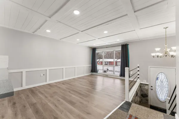 a view of livingroom with furniture