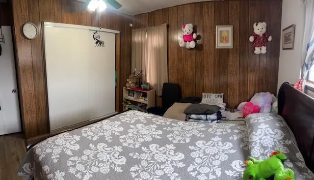 a view of front of a house with a porch