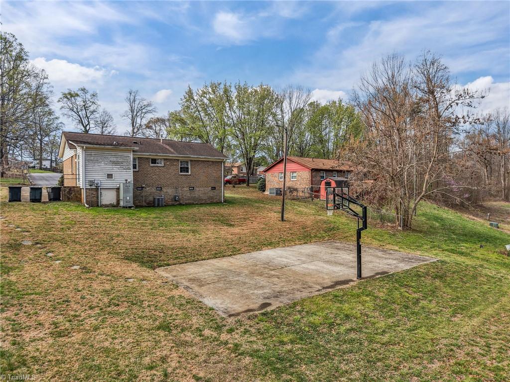 2419 Fernbrook Road Greensboro, NC 27405 - Photo 28 of 31 Gallery Image 28