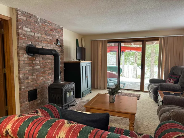 $3,500 | 4 Pioneer Point, Grantham, NH 03753