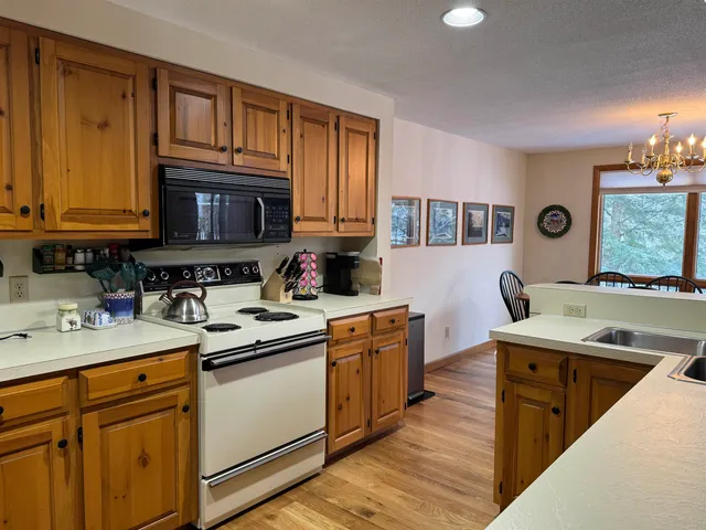 $3,500 | 4 Pioneer Point, Grantham, NH 03753