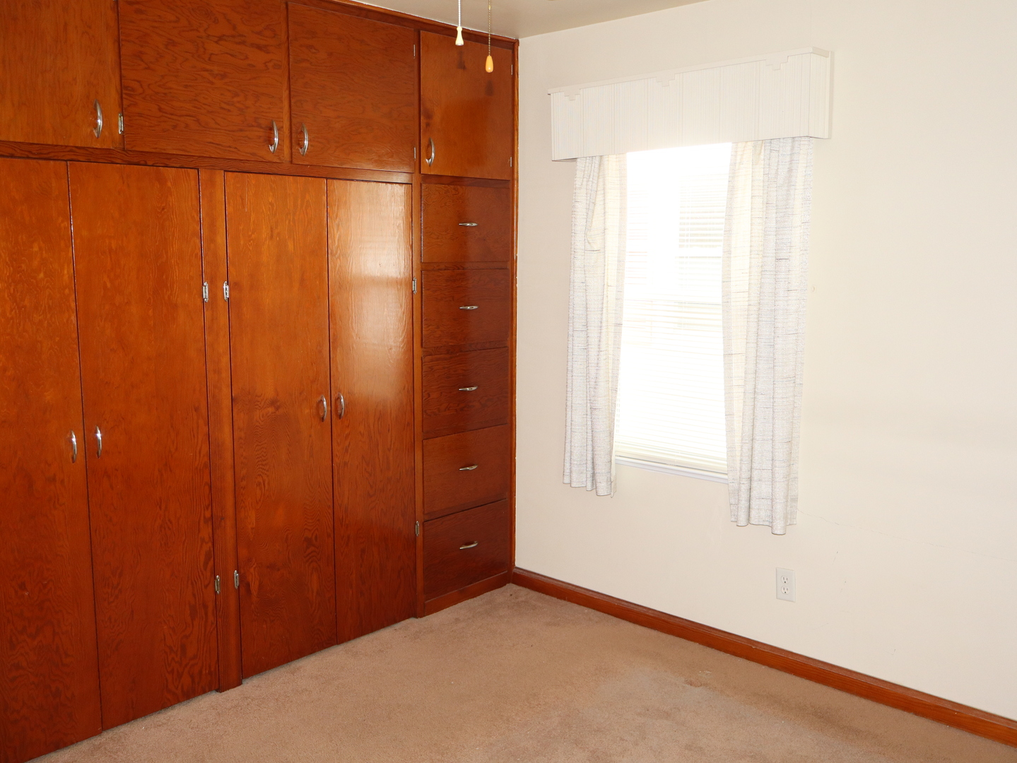 424 West Bluff Street Streator, IL 61364 - Photo 13 of 20 a view of an empty room