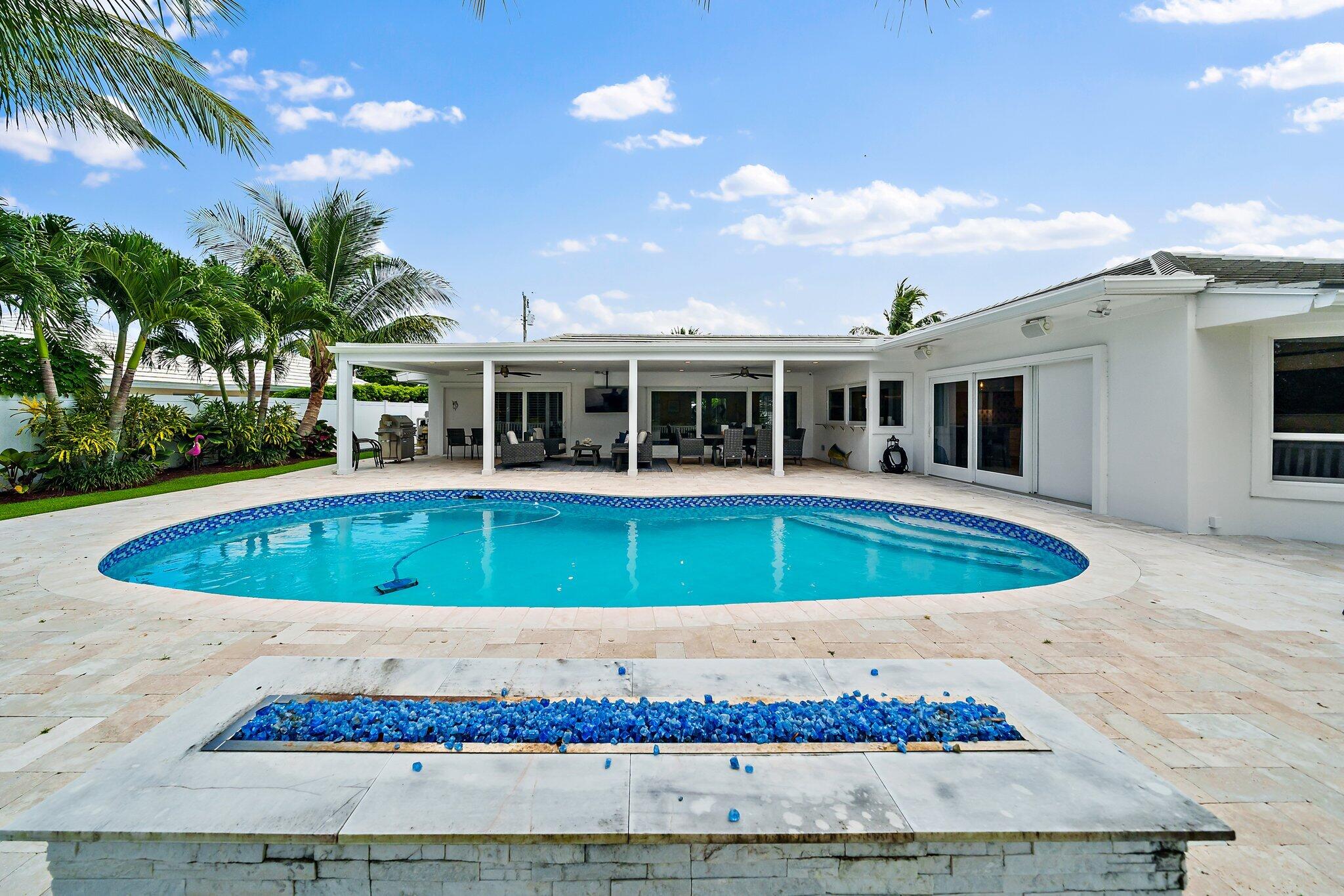 98 Golfview Drive Tequesta, FL 33469 - Photo 27 of 34 98 Golfview Dr