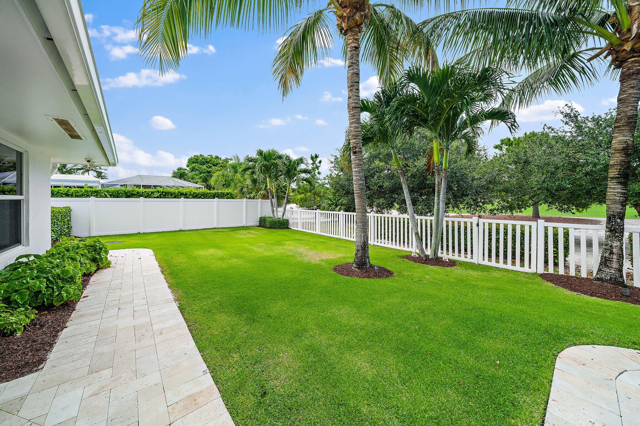 98 Golfview Drive Tequesta, FL 33469 - Photo 28 of 34 98 Golfview Dr