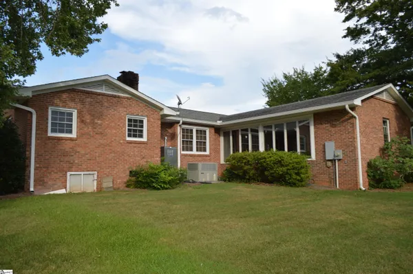 $1,950 | 2462 East Blackstock Road, Roebuck, SC 29376