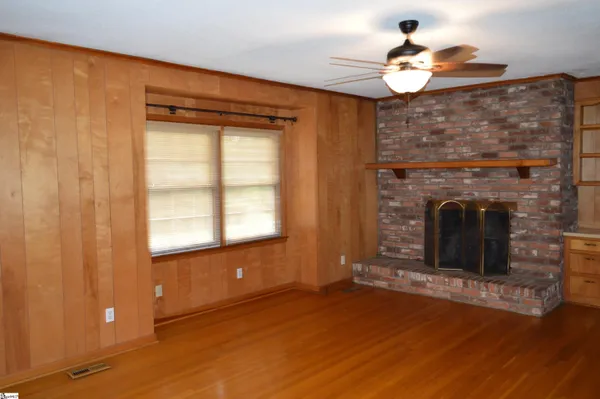 $1,950 | 2462 East Blackstock Road, Roebuck, SC 29376