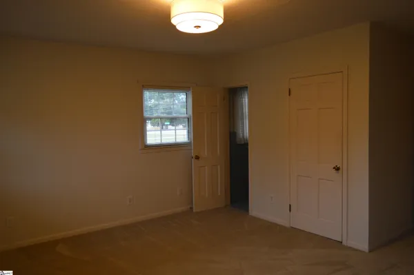 $1,950 | 2462 East Blackstock Road, Roebuck, SC 29376