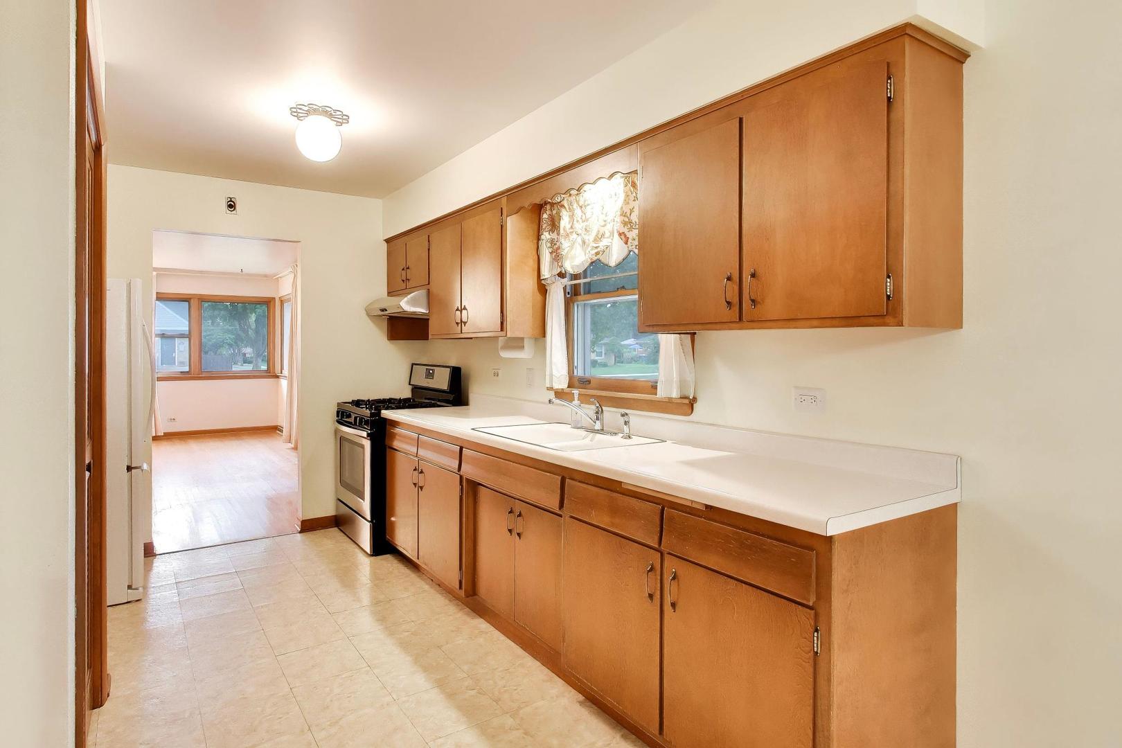 200 North Maple Street Mount Prospect, IL 60056 - Photo 8 of 36 Gallery Image 8