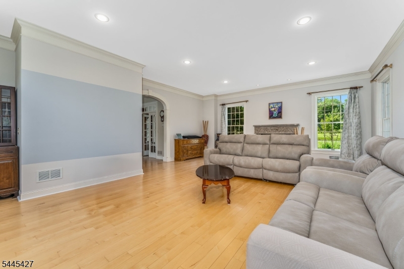 38 Larsen Road Ringoes, NJ 08551 - Photo 7 of 49