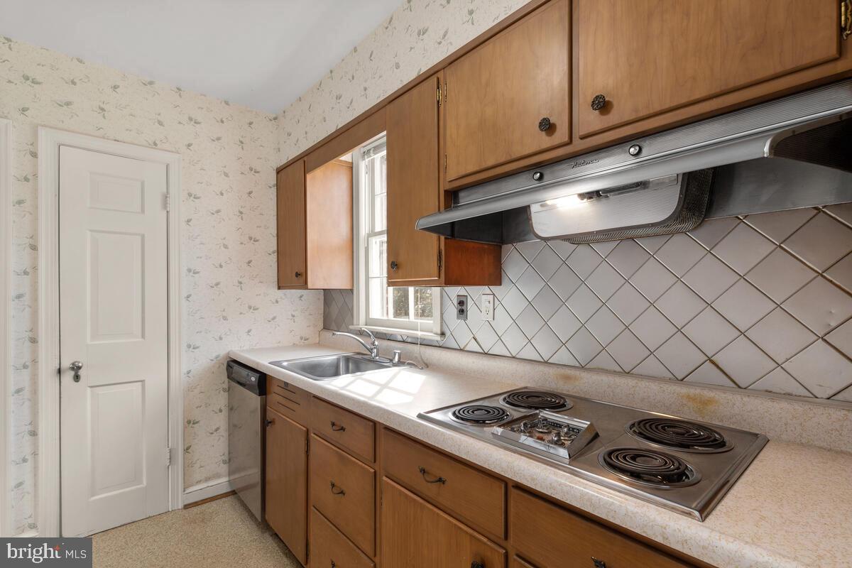 10304 Pierce Drive Silver Spring, MD 20901 - Photo 13 of 45