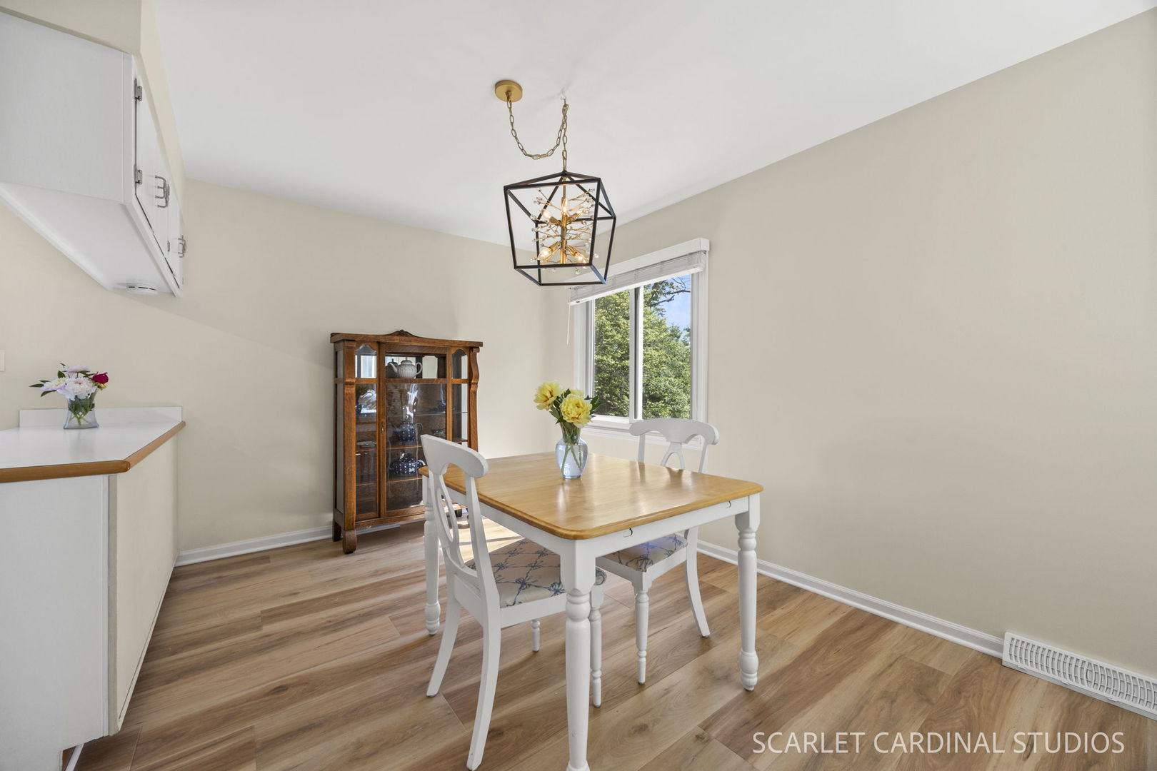 N385 Silverleaf Boulevard Wheaton, IL 60187 - Photo 7 of 38 Gallery Image 7