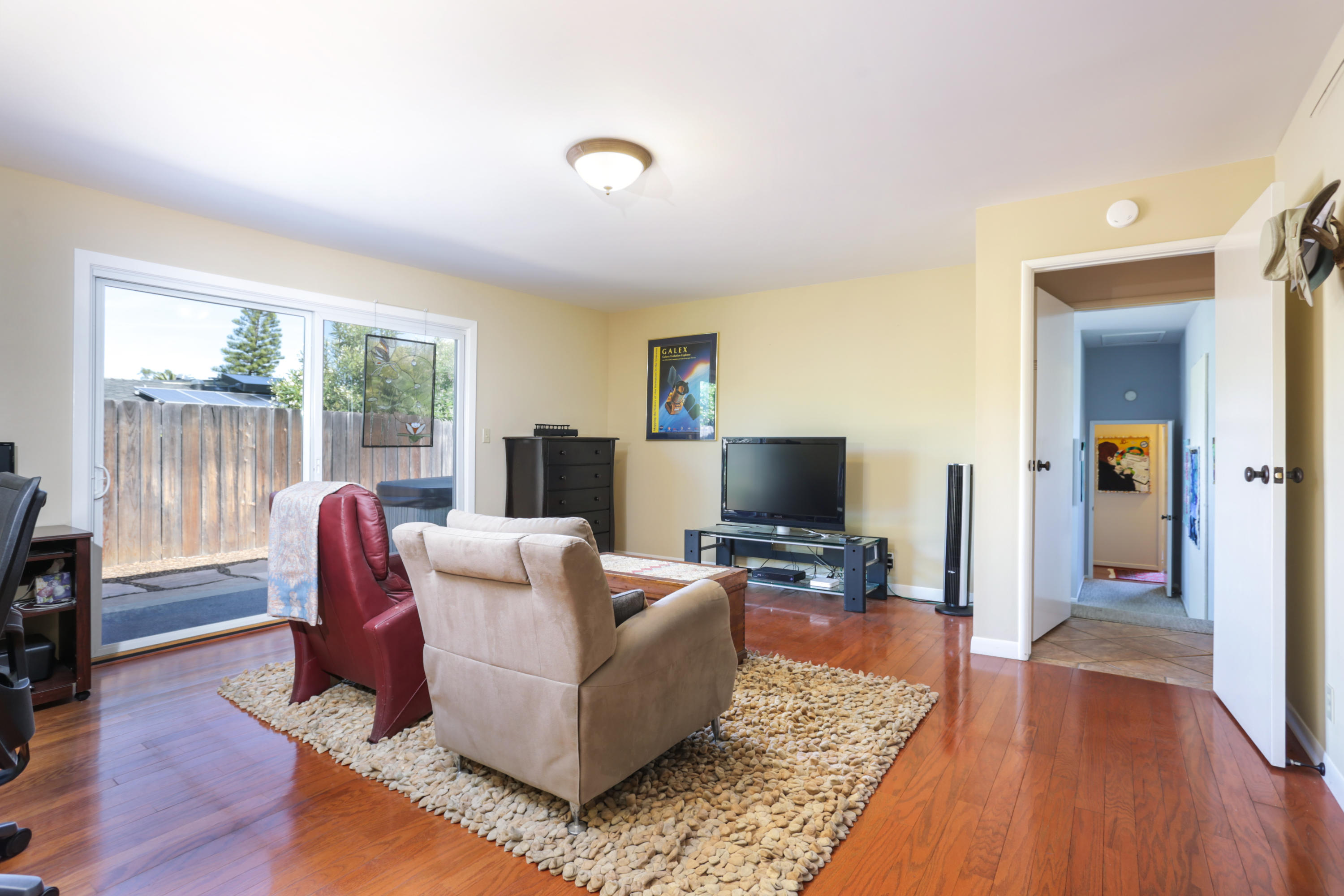 833 Weldon Road Santa Barbara, CA 93109 - Photo 14 of 22 GuestRoom