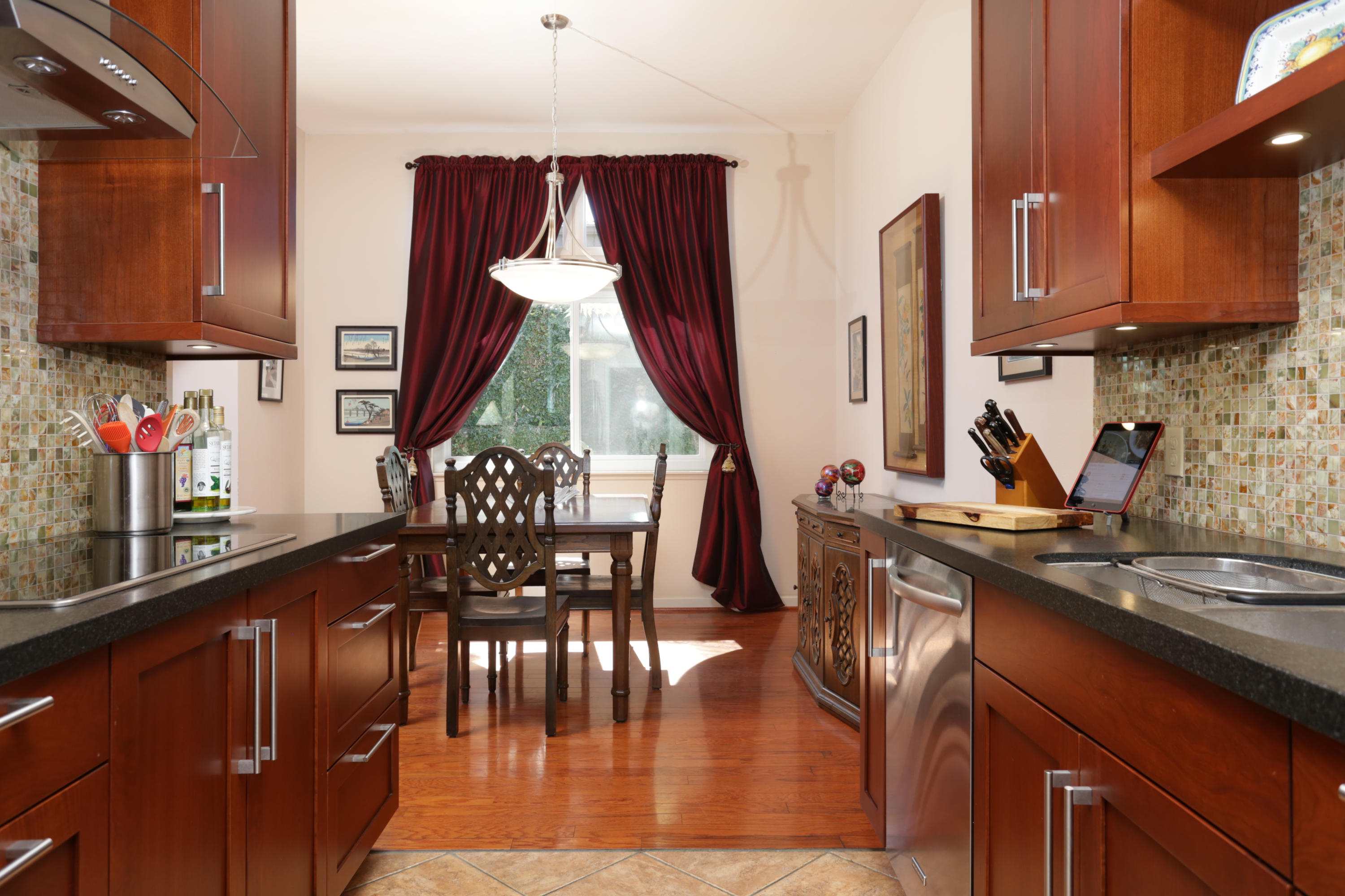 833 Weldon Road Santa Barbara, CA 93109 - Photo 9 of 22 KitchenToDining