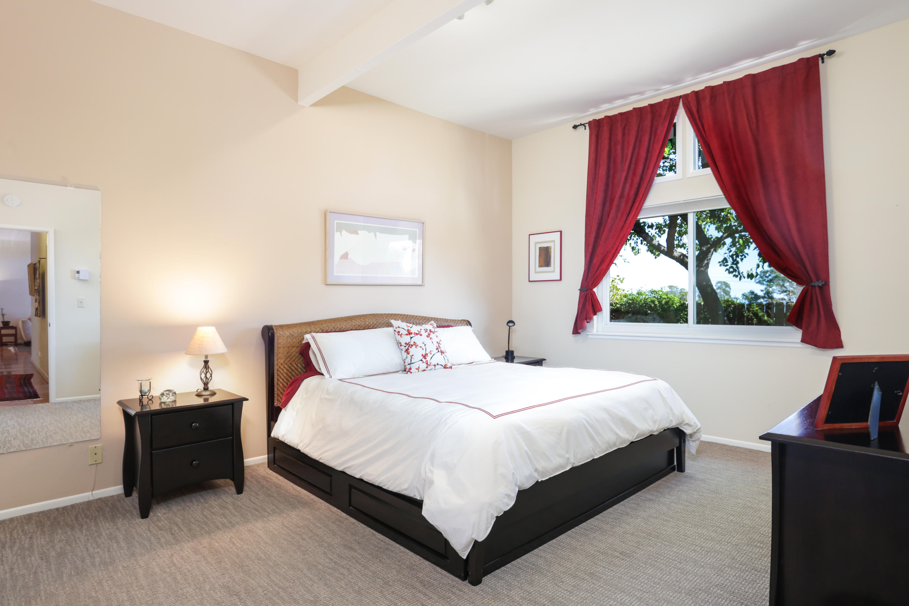 833 Weldon Road Santa Barbara, CA 93109 - Photo 10 of 22 Master